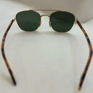 Ray-Ban Classic Gold Frame with Green Lenses RB3688 - brand new, never worn. Ray-Ban | Accessories | Rayban Classic Gold Frame With Green  main image 4